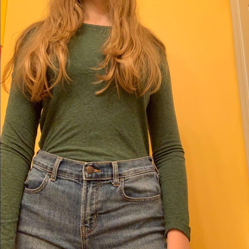 Green long sleeve T-shirt